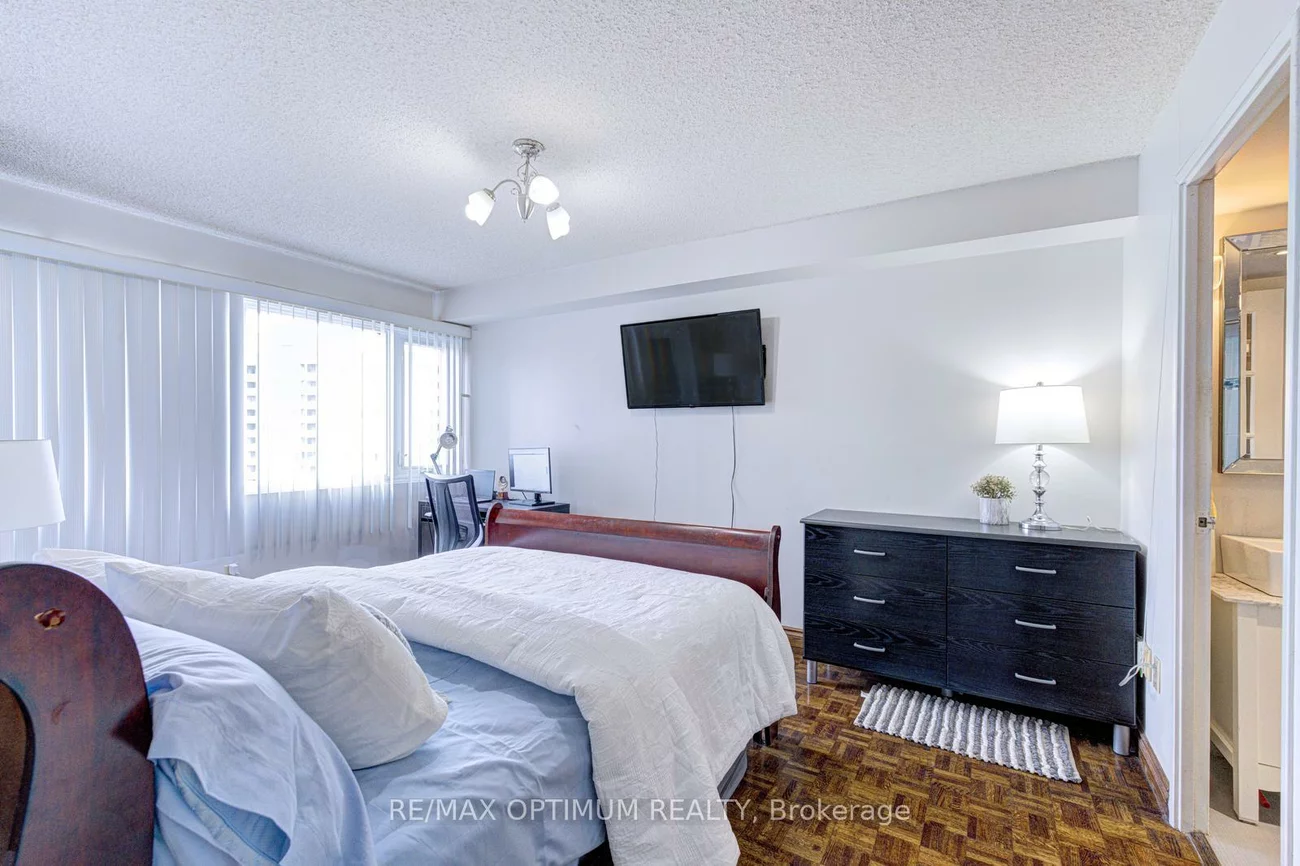 1580, Mississauga Valley, Mississauga Valleys, Mississauga
