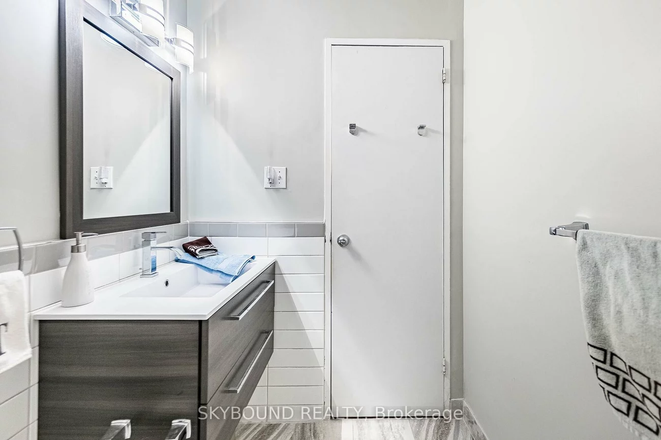15, Elizabeth, Port Credit, Mississauga