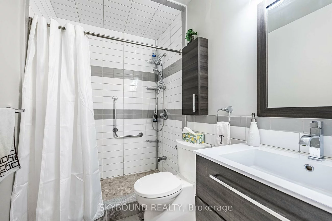 15, Elizabeth, Port Credit, Mississauga