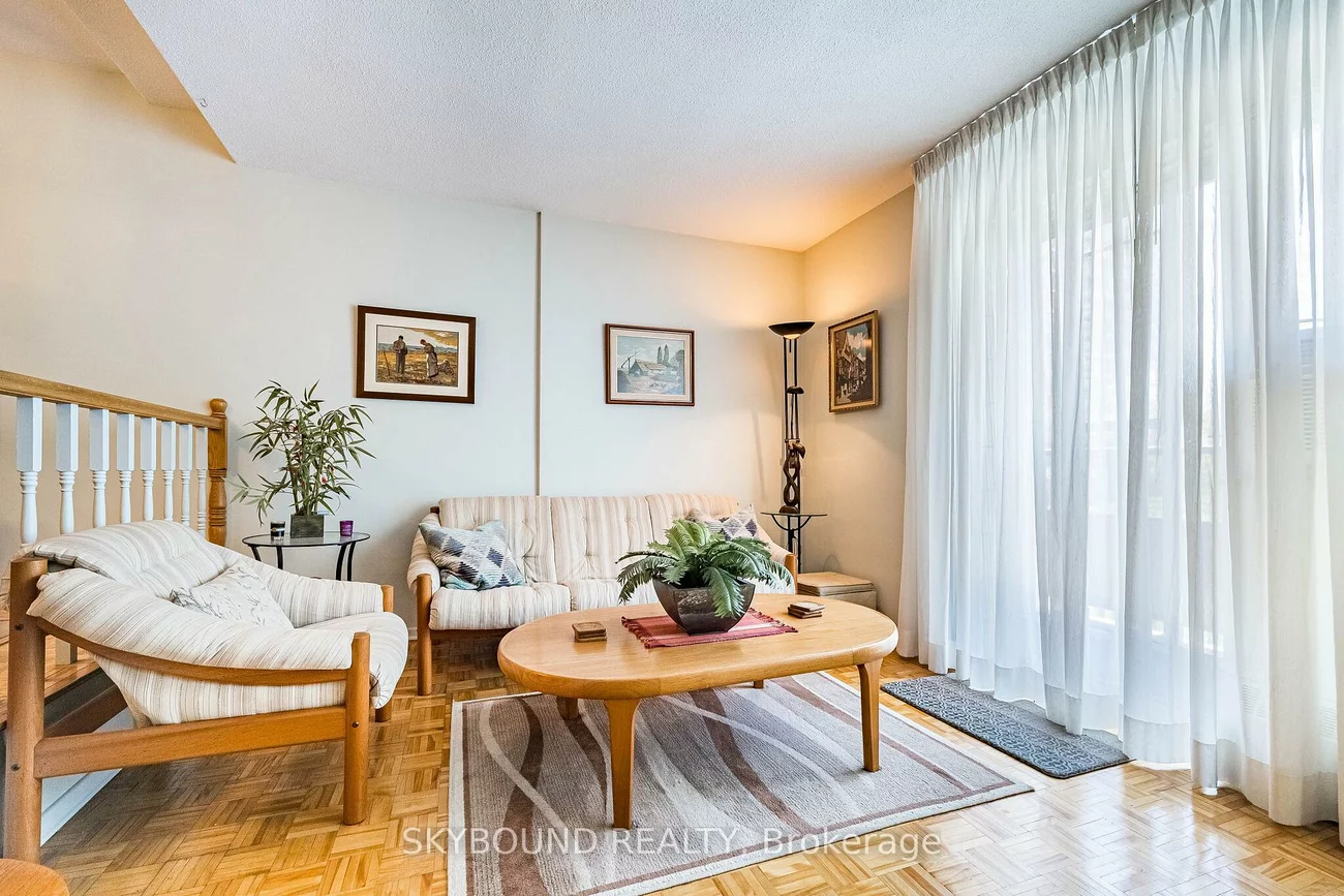15, Elizabeth, Port Credit, Mississauga