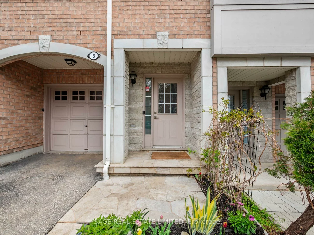 3071, Treadwells, Applewood, Mississauga