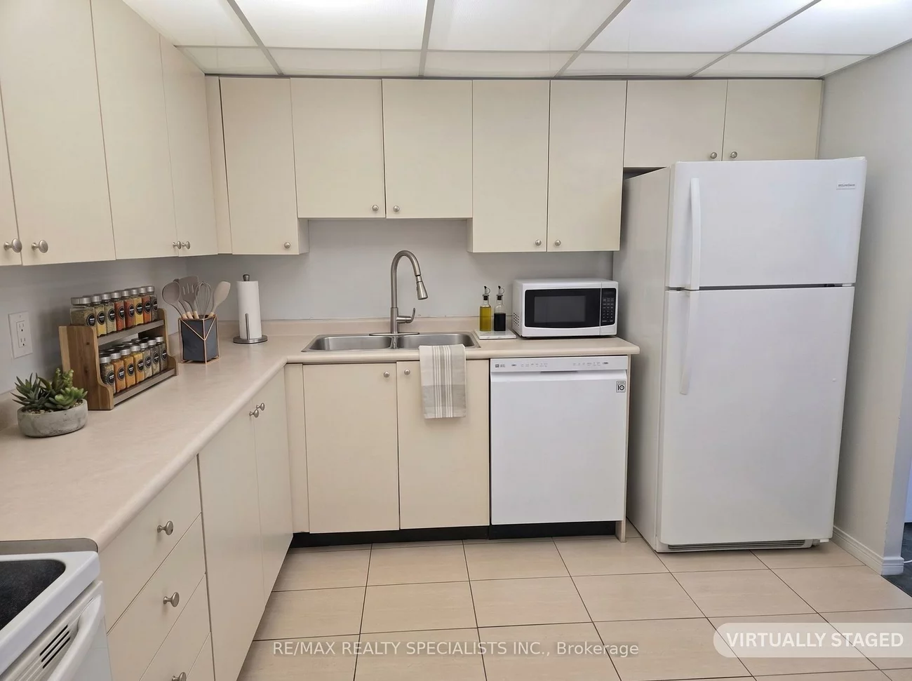 145, Hillcrest, Cooksville, Mississauga
