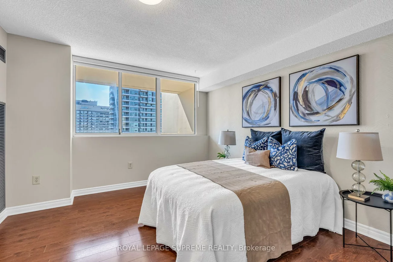 3590, Kaneff, Mississauga Valleys, Mississauga
