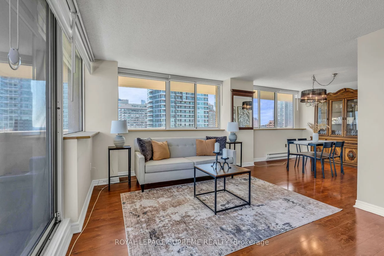 3590, Kaneff, Mississauga Valleys, Mississauga