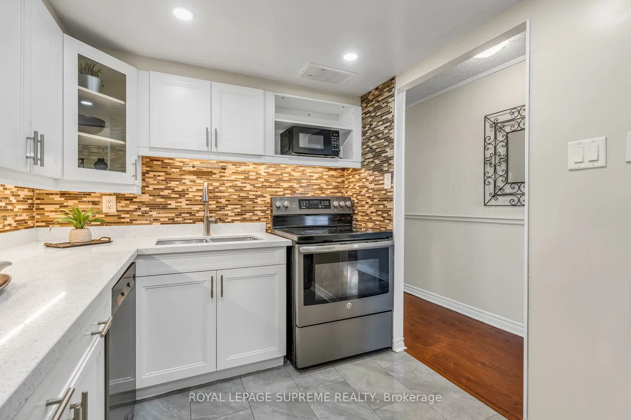 3590, Kaneff, Mississauga Valleys, Mississauga