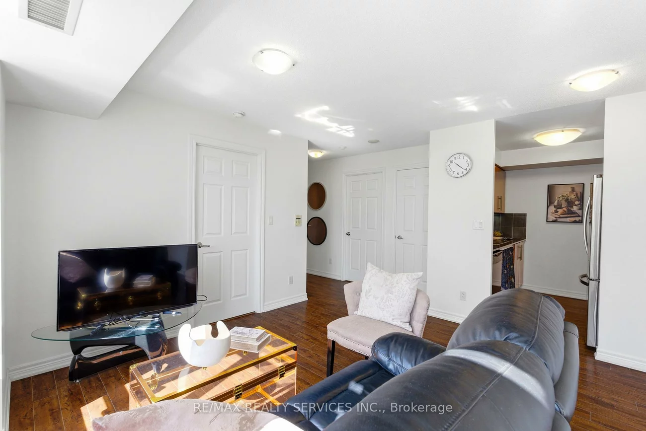 310, Burnhamthorpe, City Centre, Mississauga