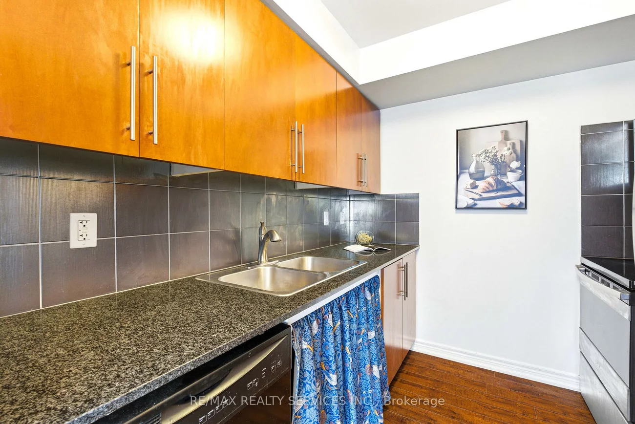 310, Burnhamthorpe, City Centre, Mississauga