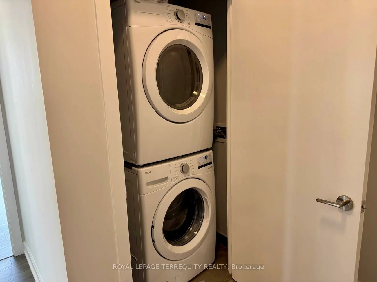 4130, Parkside Village, Creditview, Mississauga