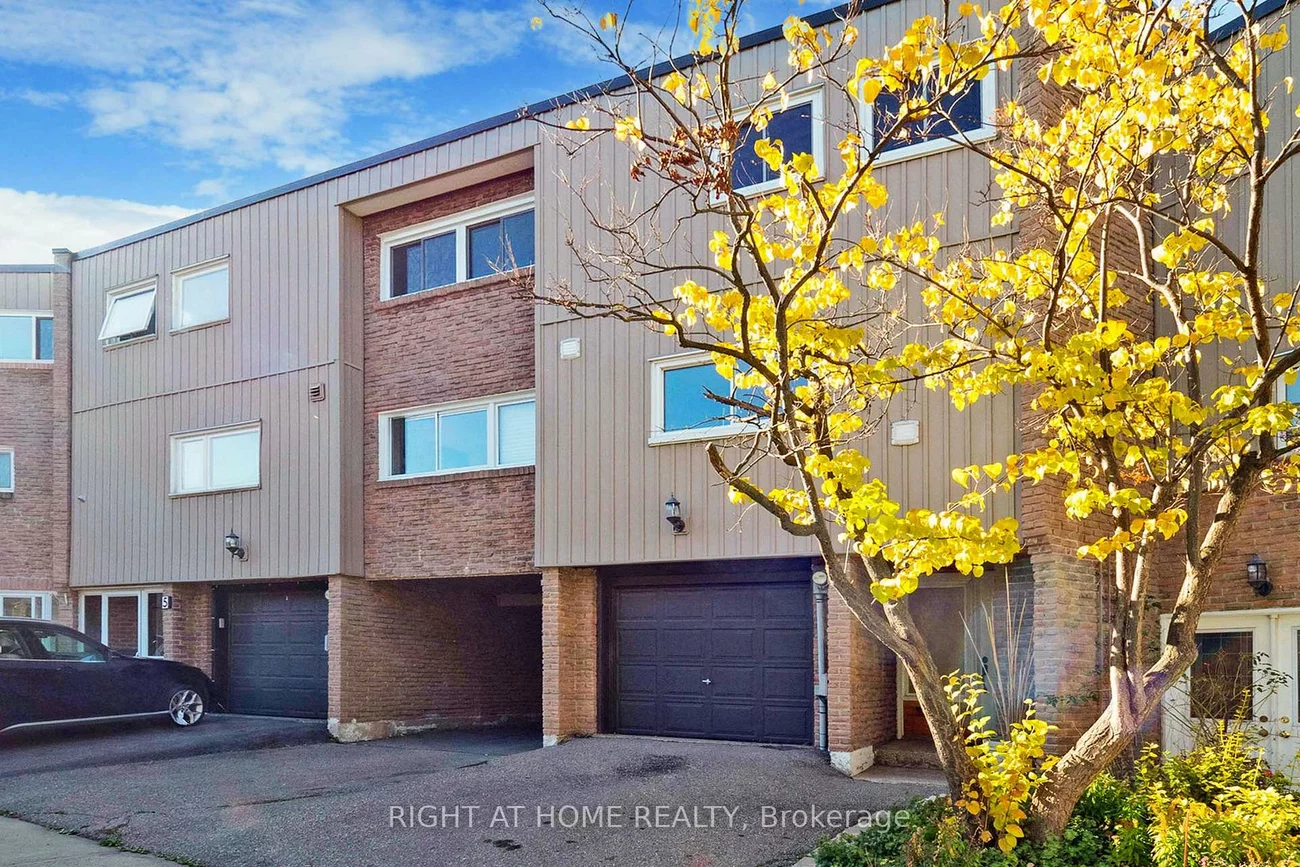 400, Bloor, Mississauga Valleys, Mississauga