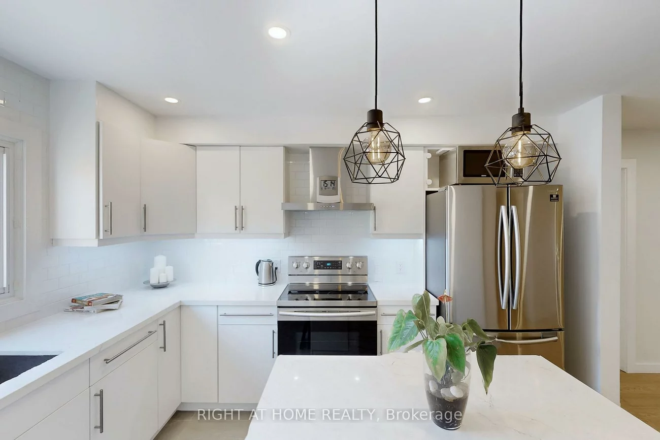 400, Bloor, Mississauga Valleys, Mississauga