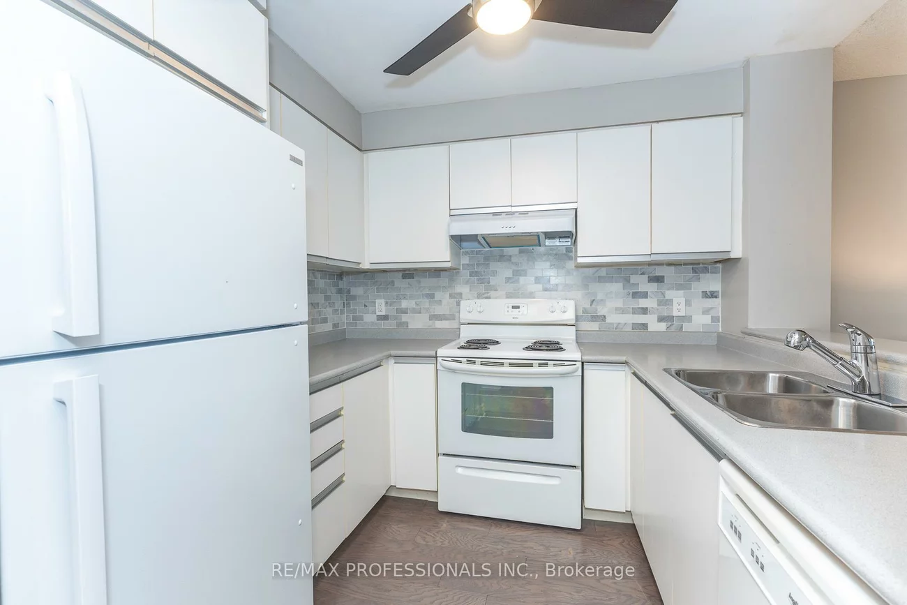 2177, Burnhamthorpe, Erin Mills, Mississauga