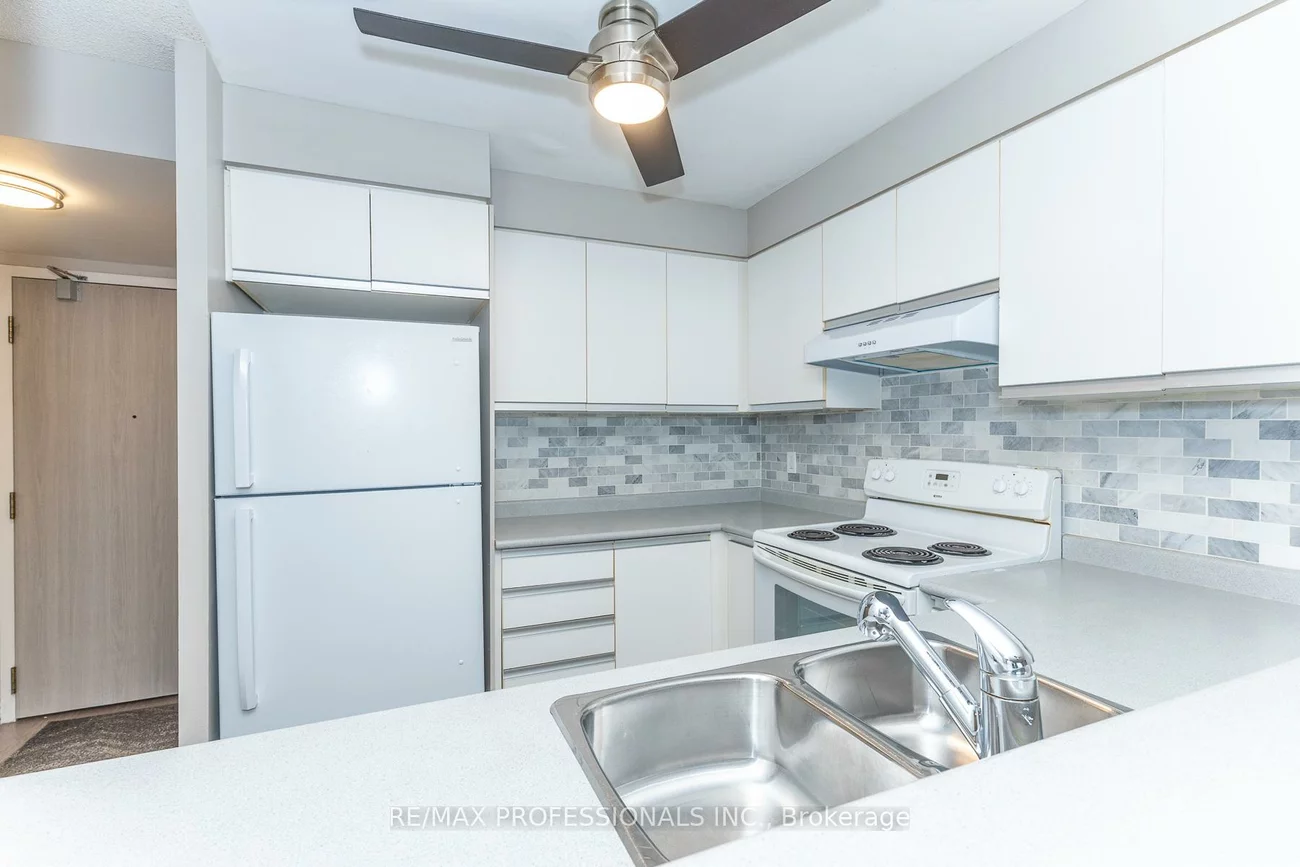 2177, Burnhamthorpe, Erin Mills, Mississauga