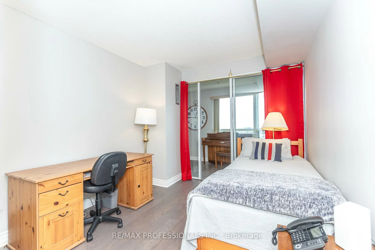 2177, Burnhamthorpe, Erin Mills, Mississauga