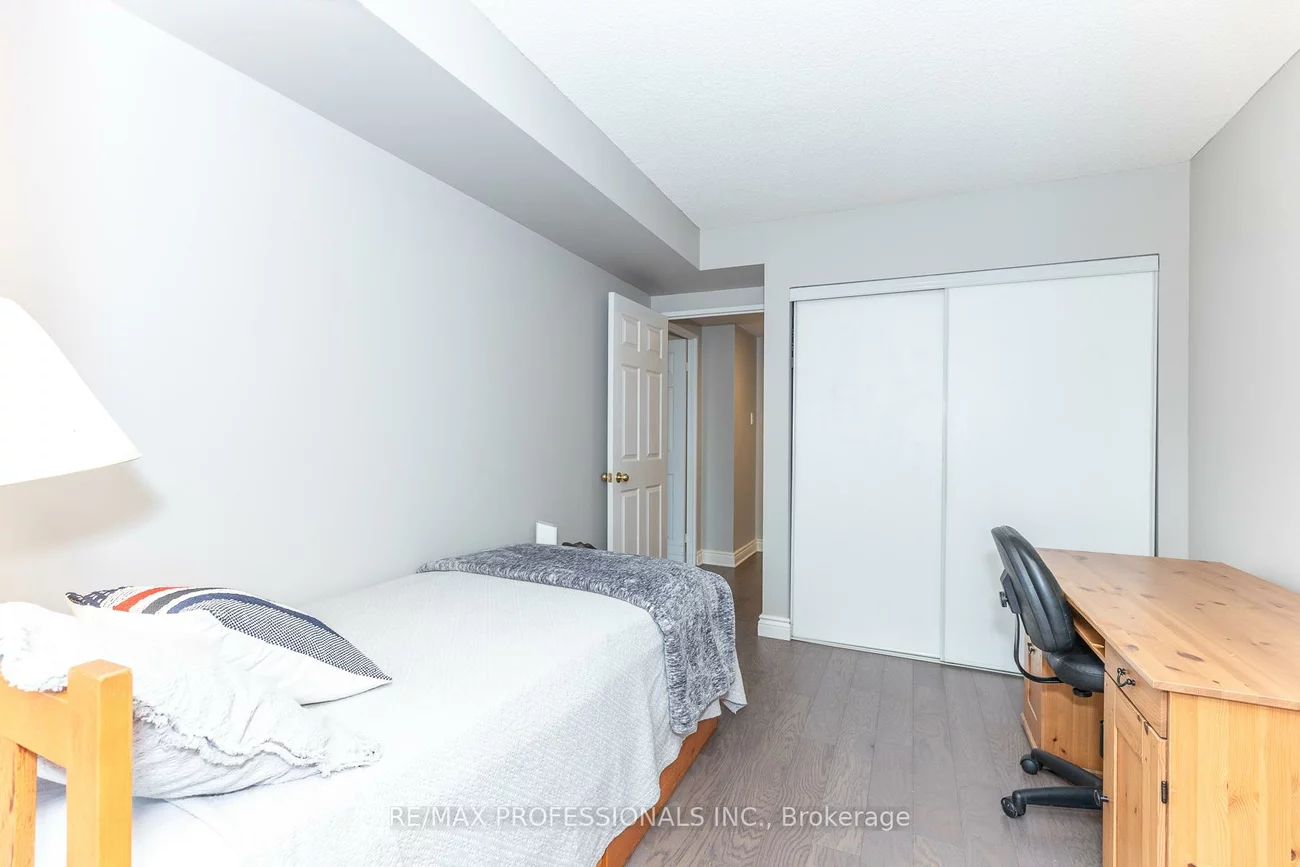 2177, Burnhamthorpe, Erin Mills, Mississauga