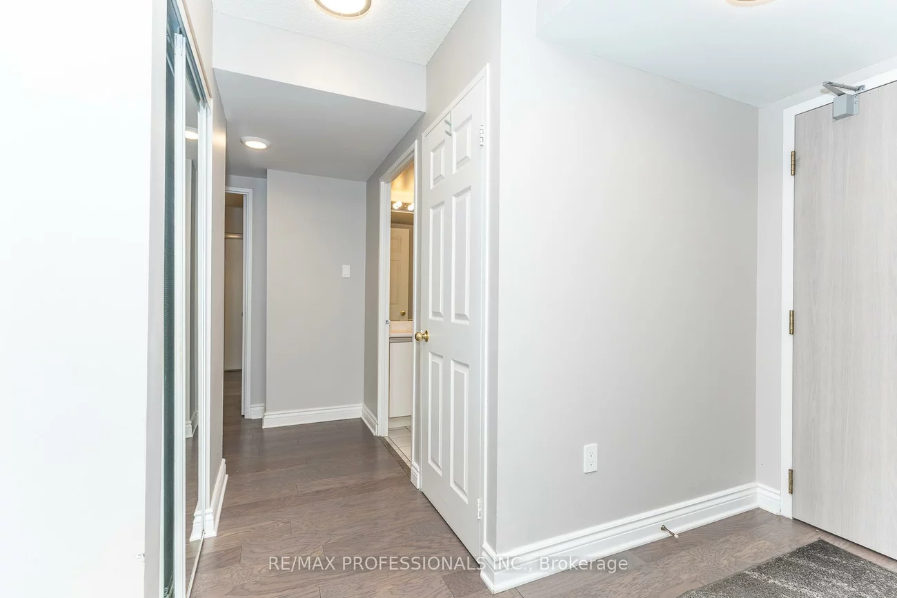 2177, Burnhamthorpe, Erin Mills, Mississauga