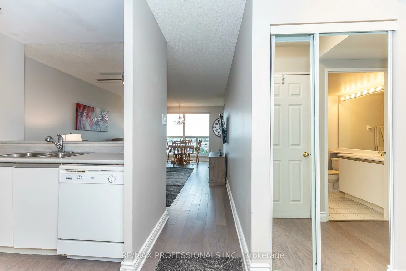 2177, Burnhamthorpe, Erin Mills, Mississauga