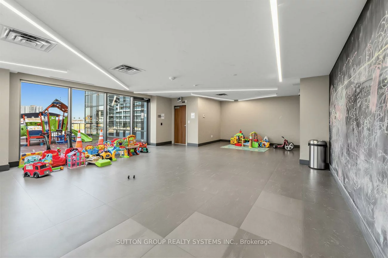 5025, Four Springs, Hurontario, Mississauga