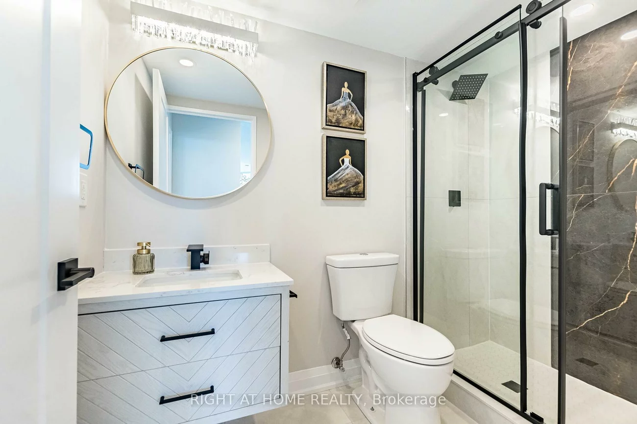 250, Webb, City Centre, Mississauga