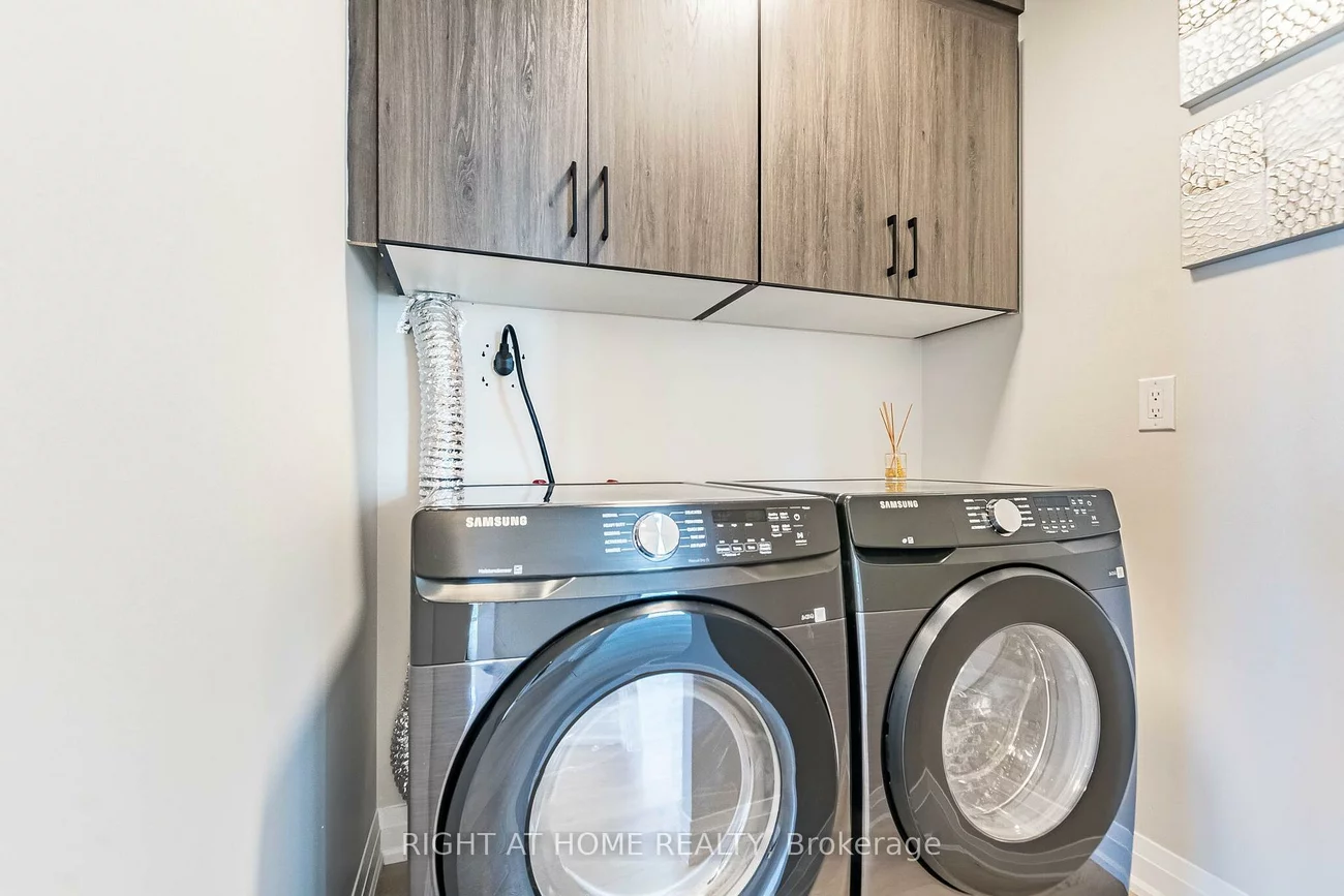 250, Webb, City Centre, Mississauga