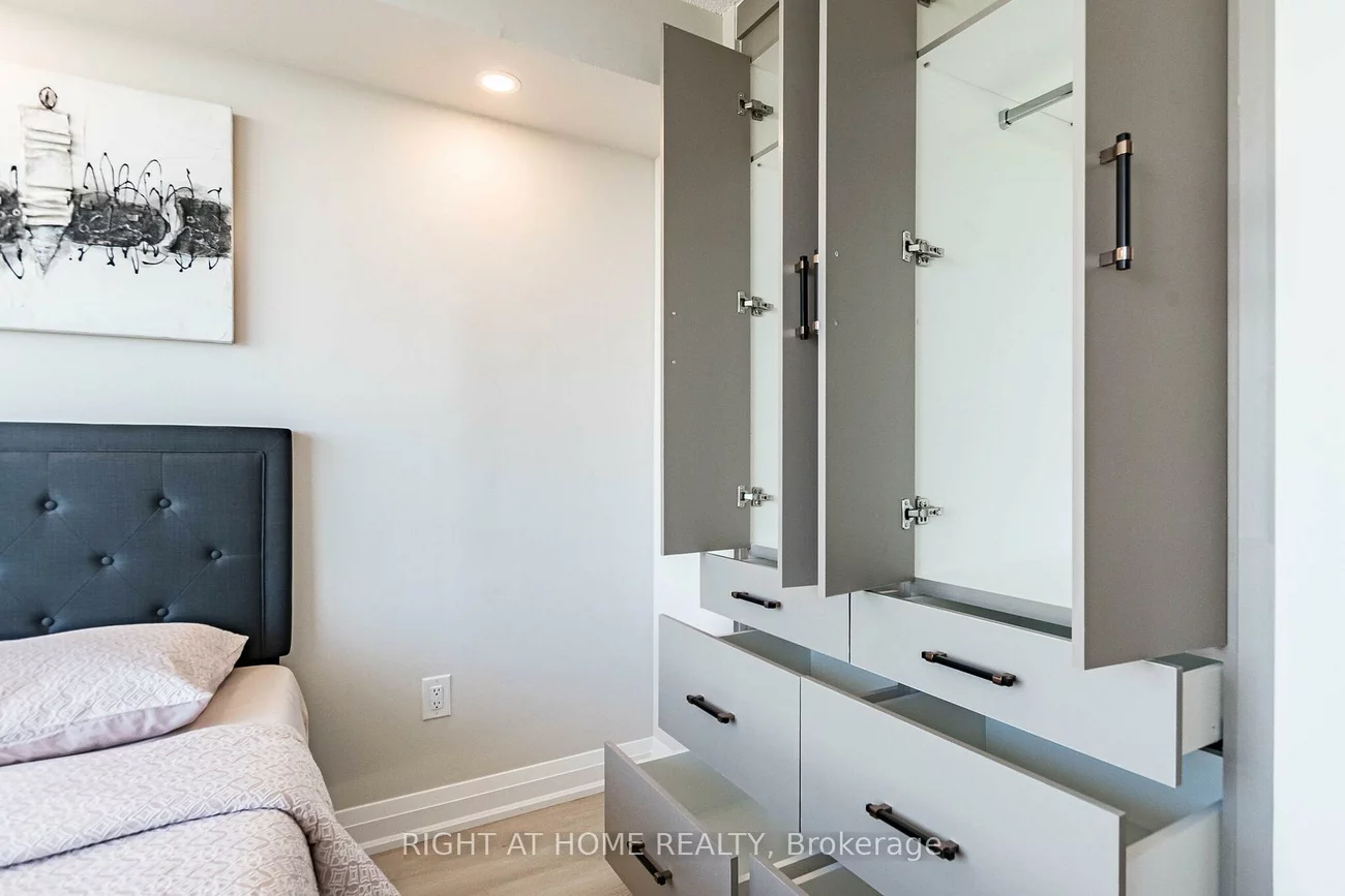 250, Webb, City Centre, Mississauga