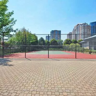 250, Webb, City Centre, Mississauga