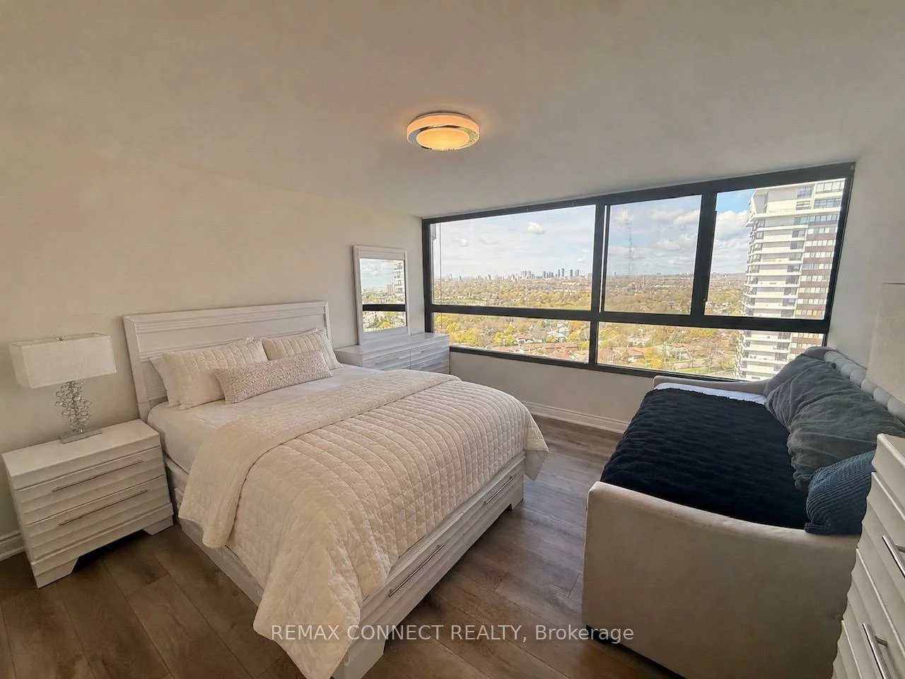 1300, Bloor, Applewood, Mississauga