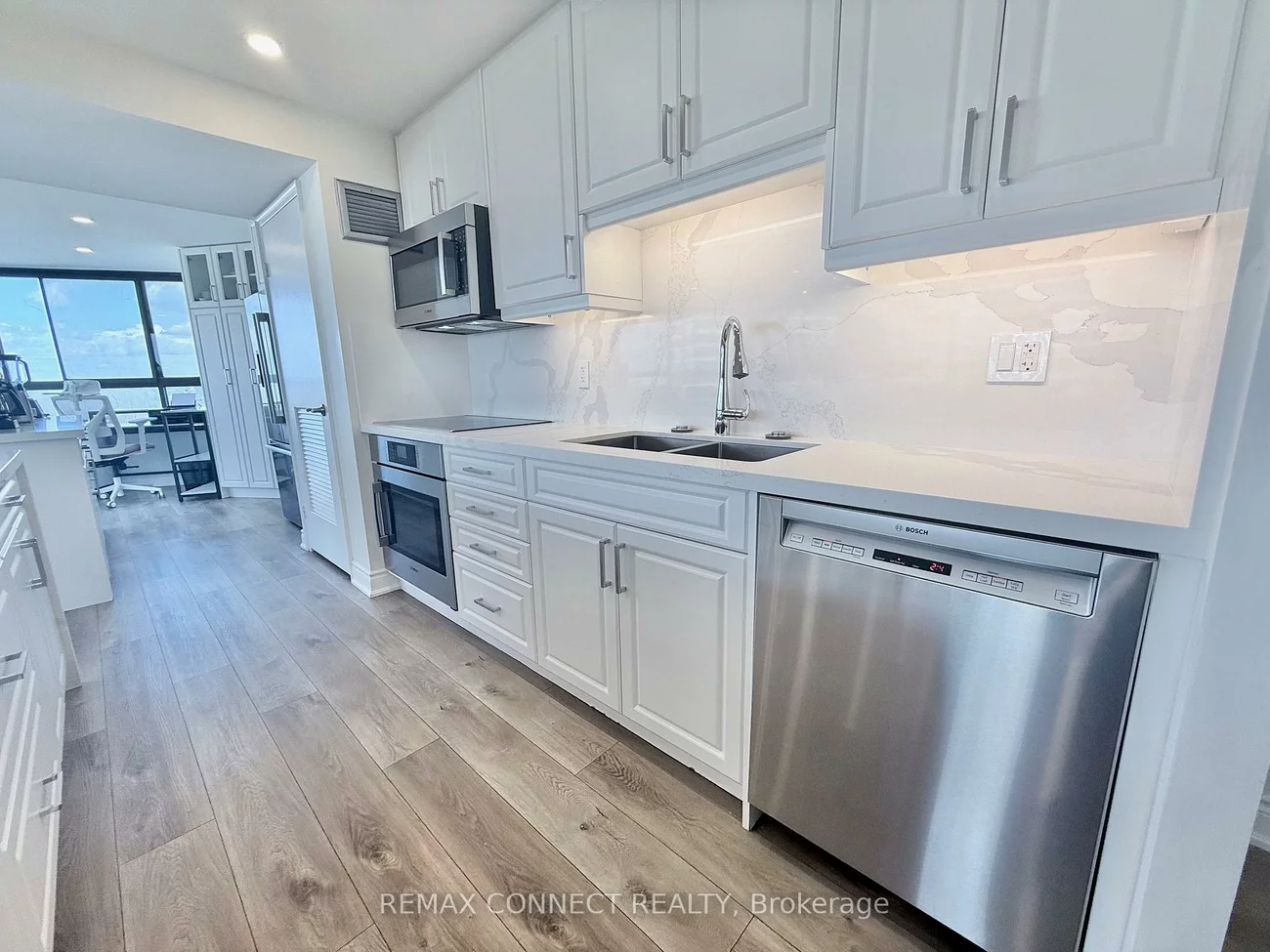 1300, Bloor, Applewood, Mississauga