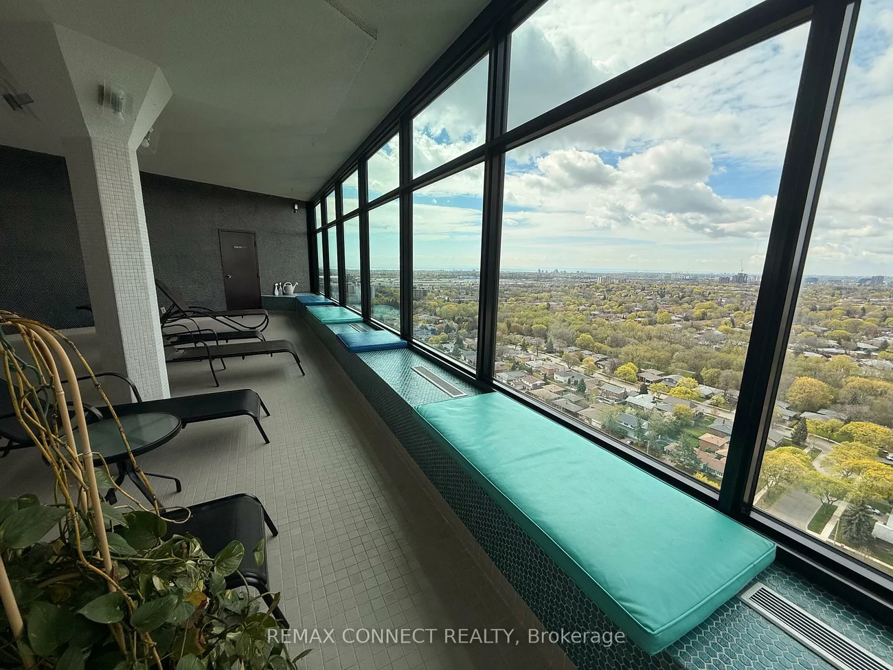 1300, Bloor, Applewood, Mississauga