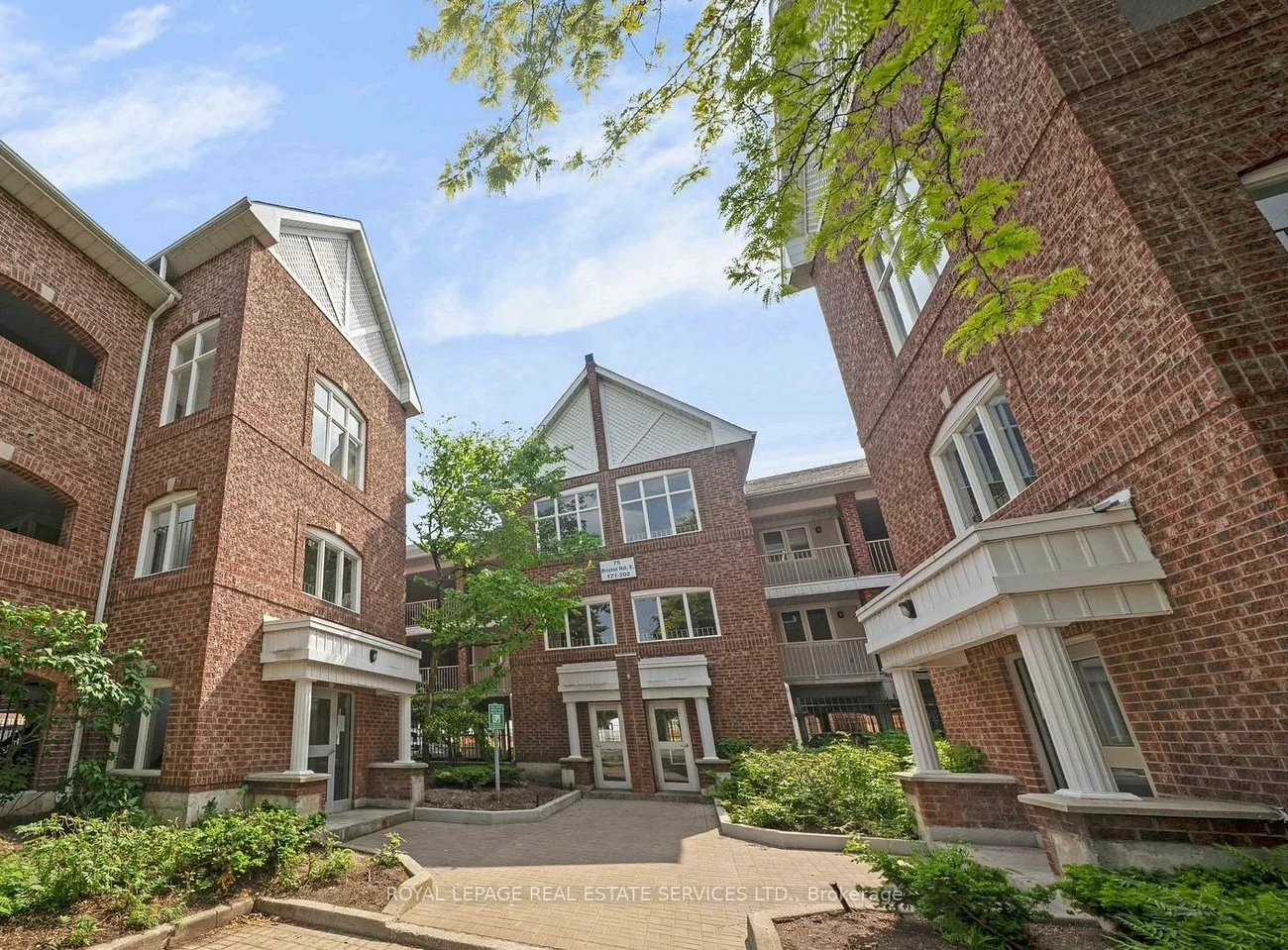 75, Bristol, Hurontario, Mississauga