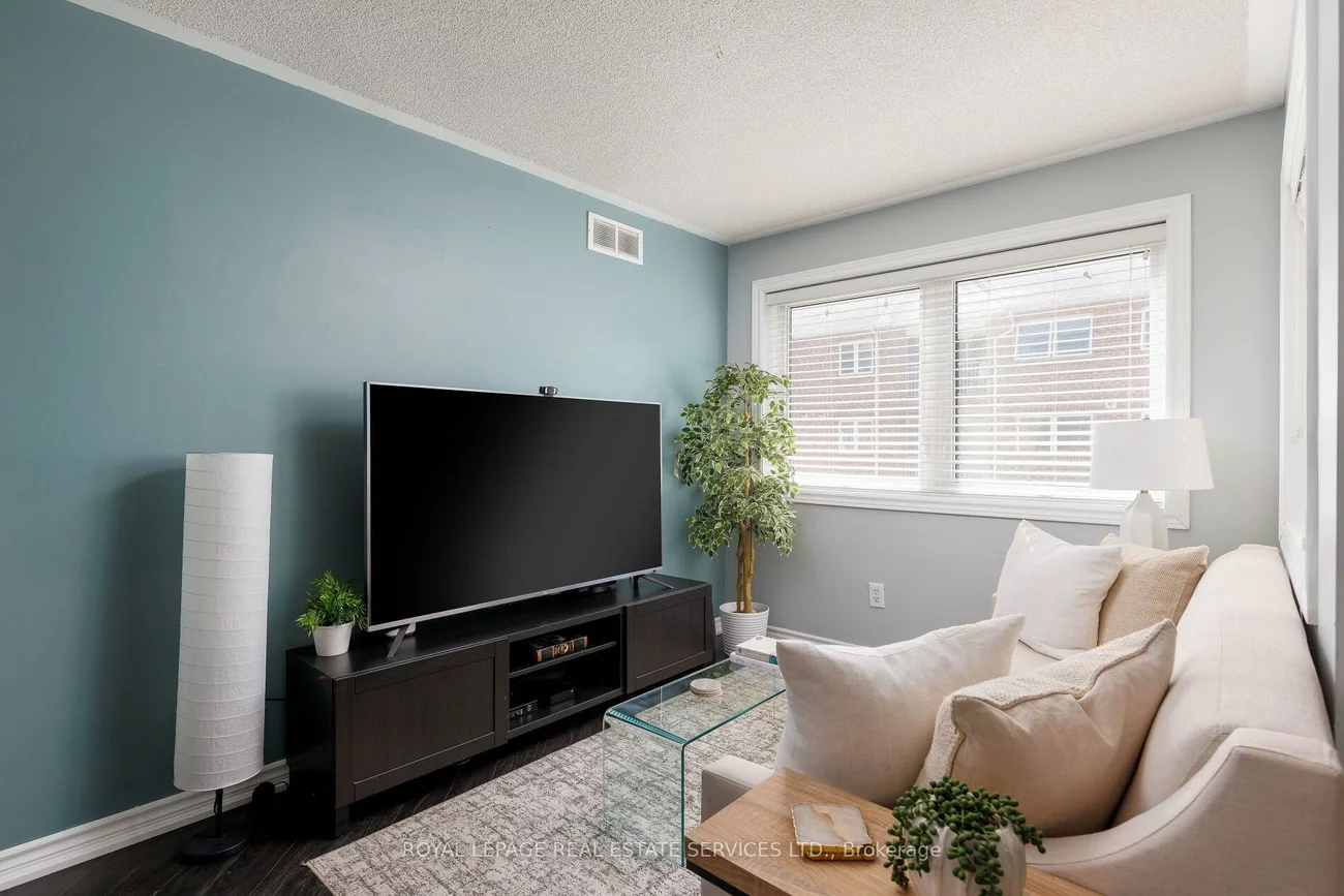 75, Bristol, Hurontario, Mississauga