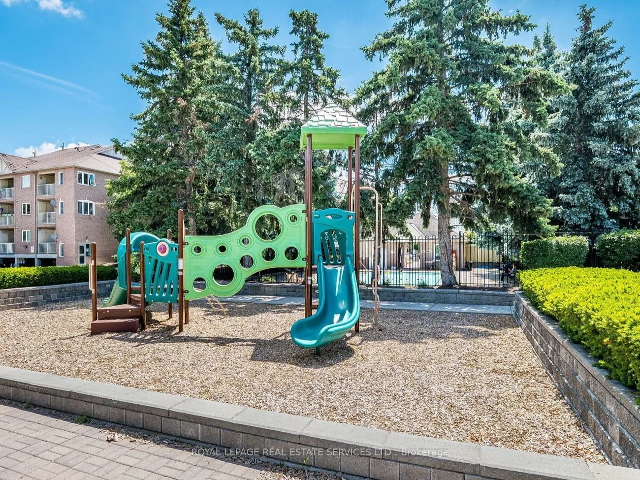 75, Bristol, Hurontario, Mississauga