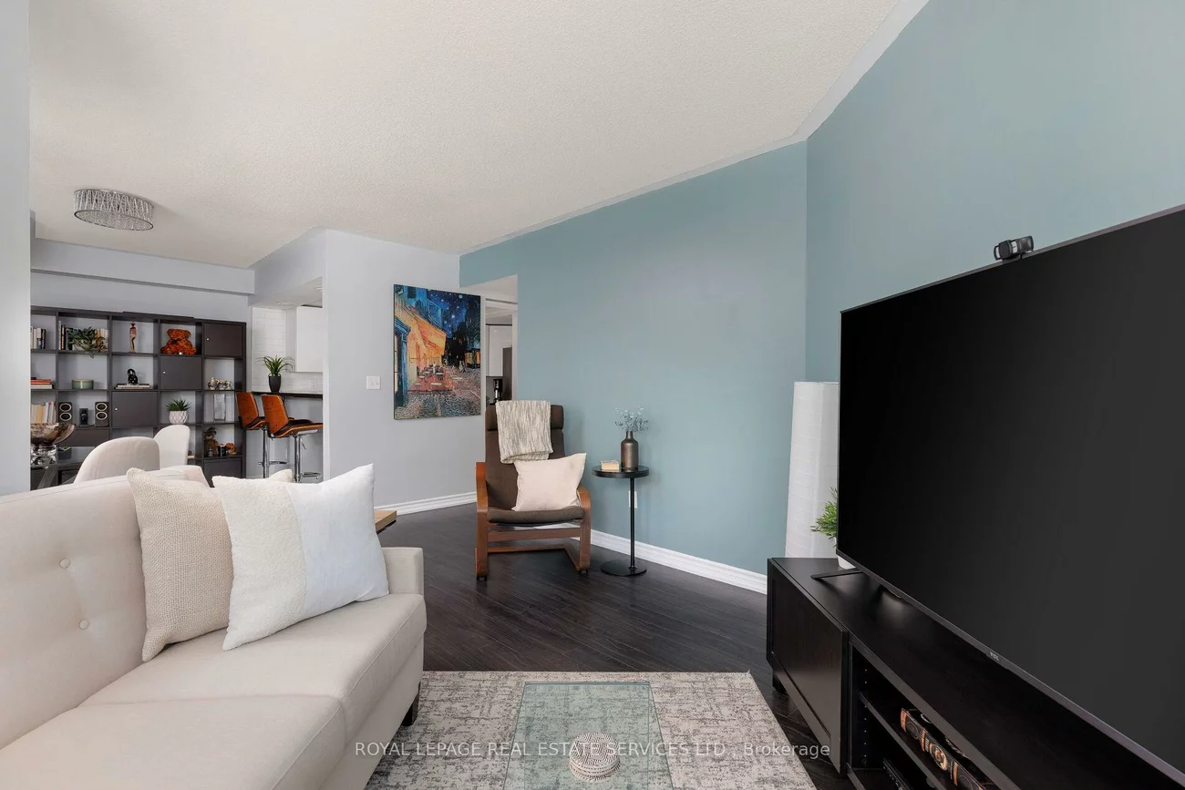 75, Bristol, Hurontario, Mississauga
