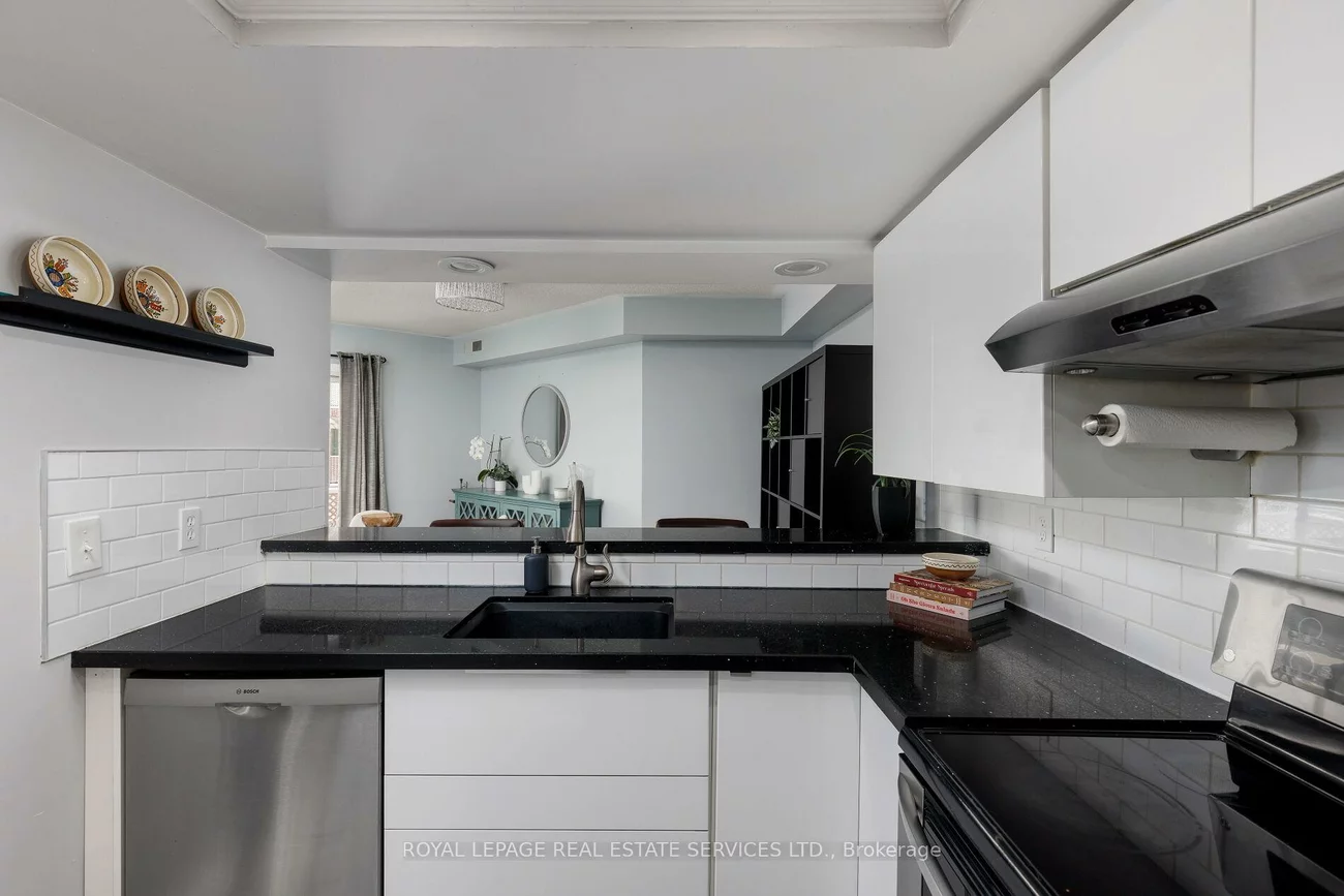 75, Bristol, Hurontario, Mississauga