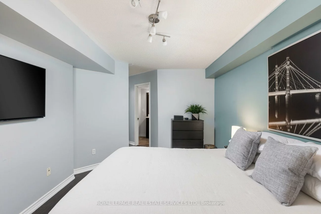 75, Bristol, Hurontario, Mississauga