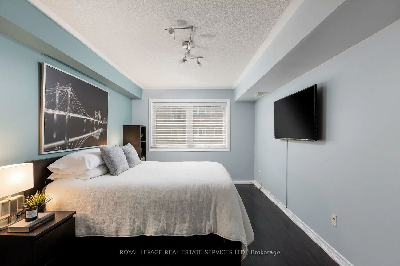 75, Bristol, Hurontario, Mississauga