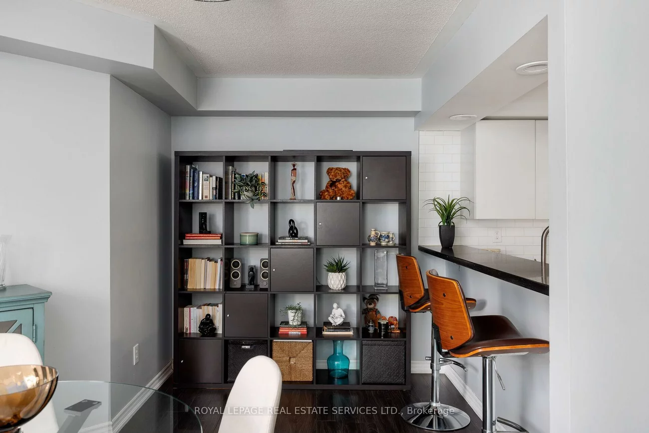 75, Bristol, Hurontario, Mississauga