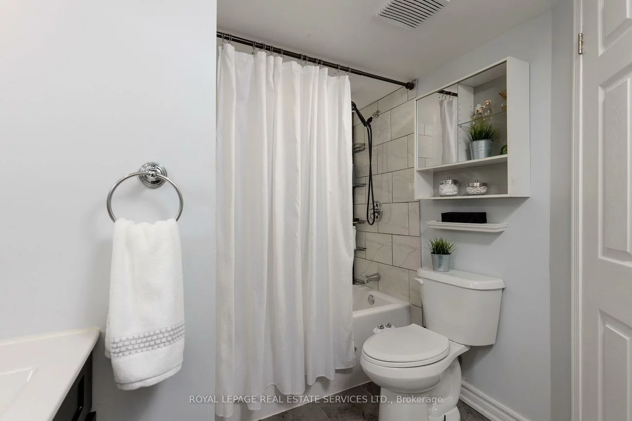 75, Bristol, Hurontario, Mississauga