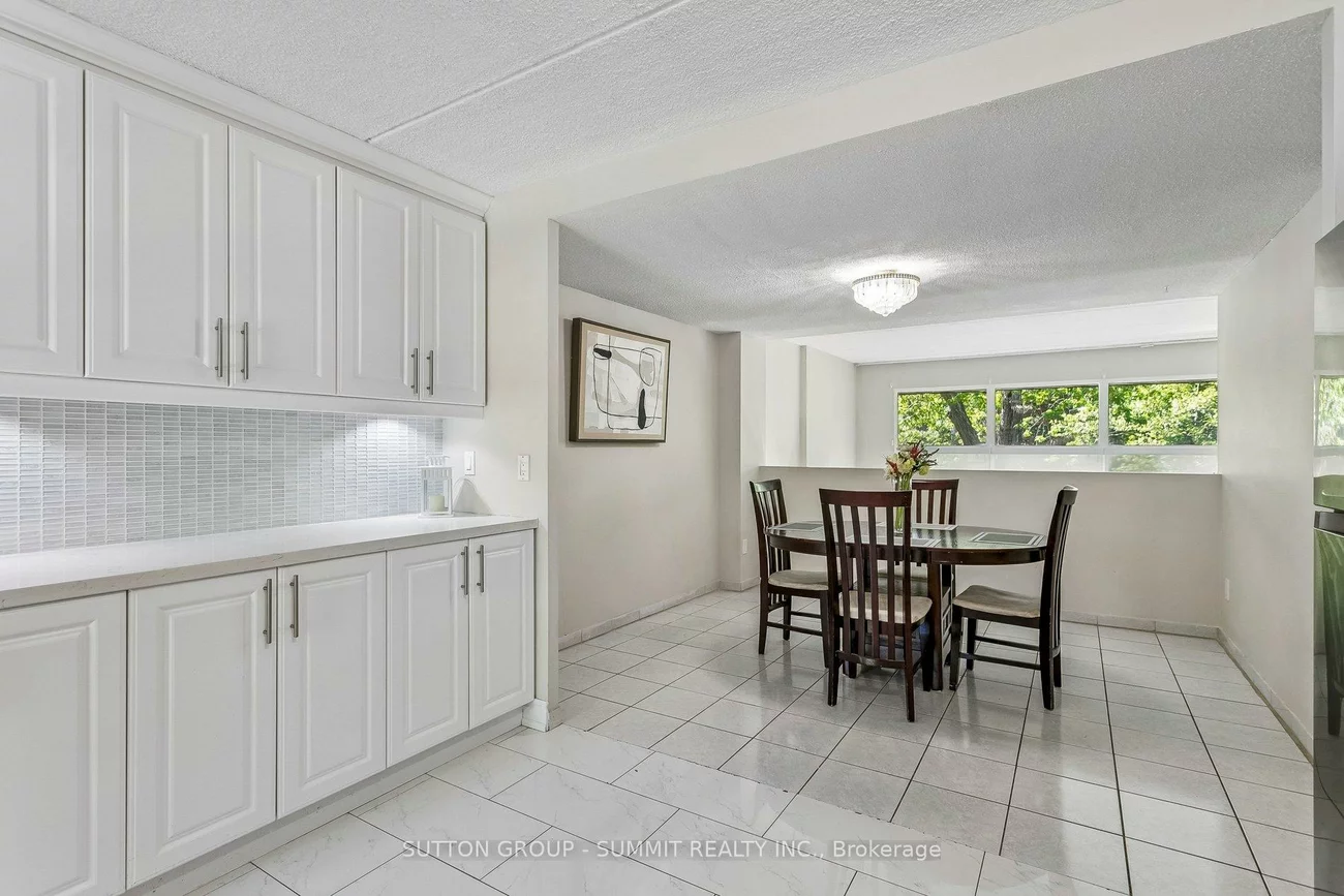 180, MISSISSAUGA VALLEY, Mississauga Valleys, Mississauga