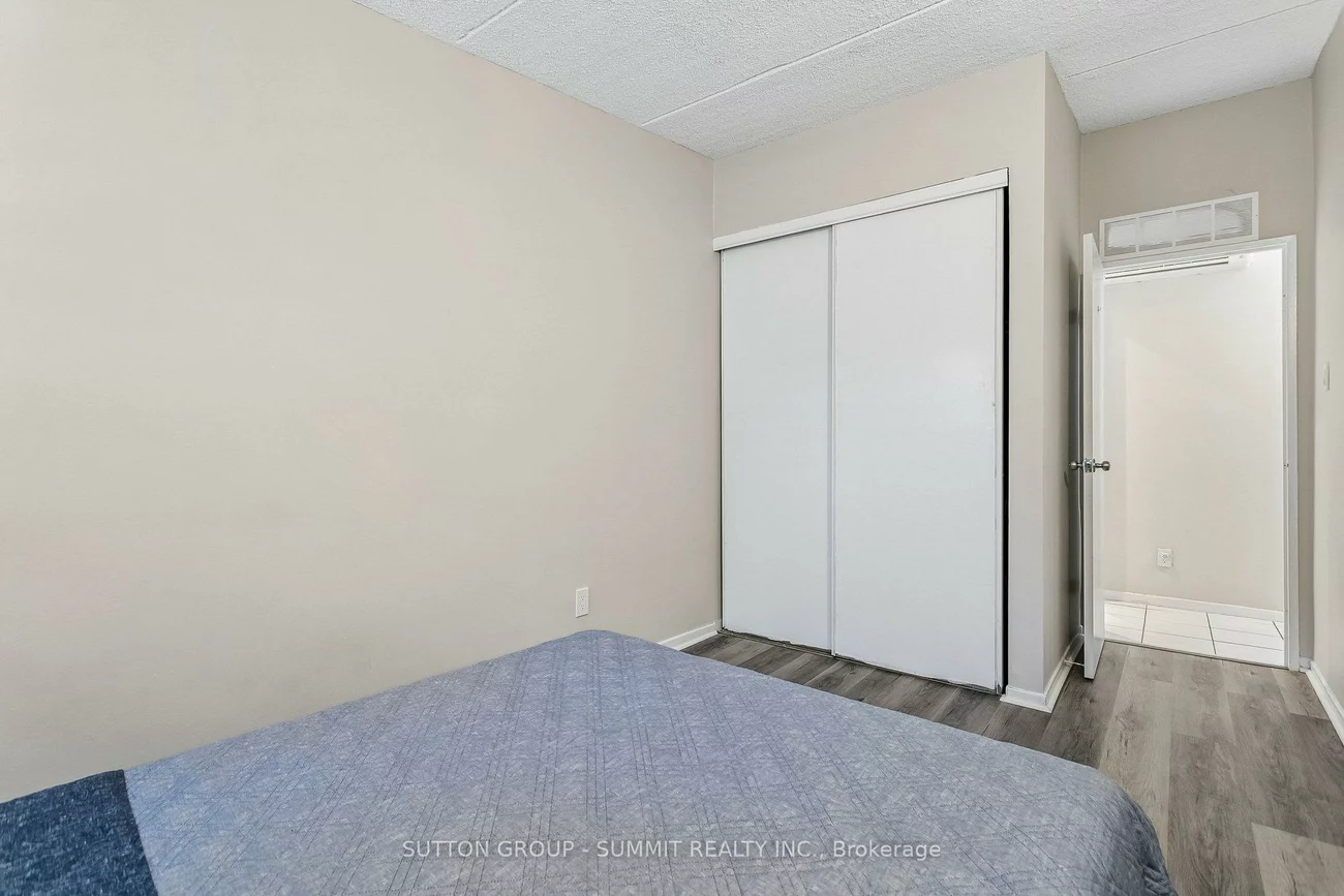 180, MISSISSAUGA VALLEY, Mississauga Valleys, Mississauga
