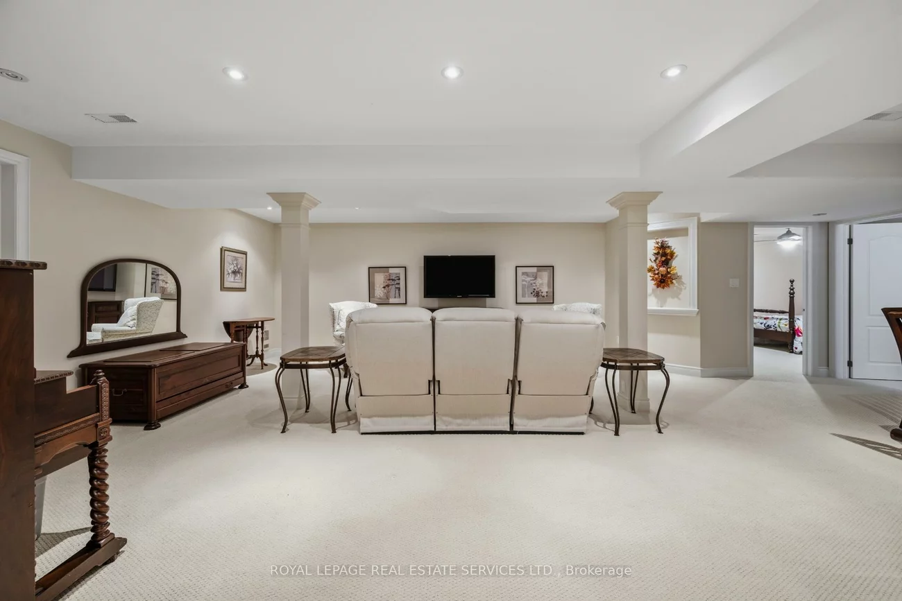 2130, Dickson, Cooksville, Mississauga