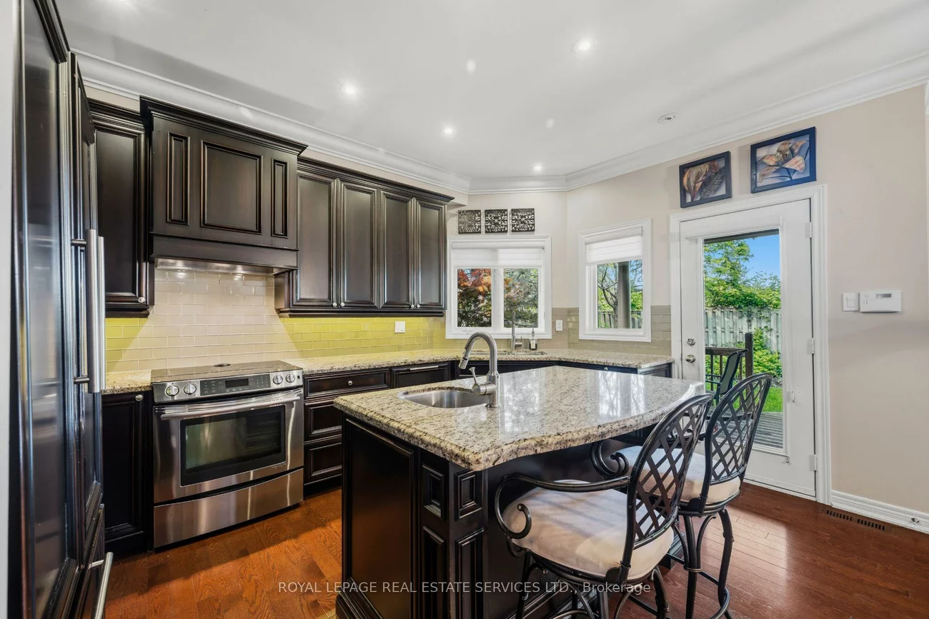 2130, Dickson, Cooksville, Mississauga