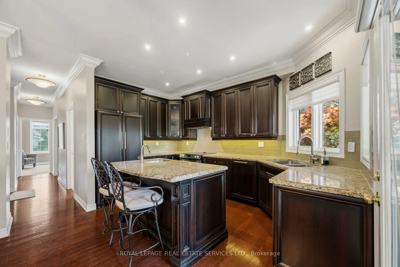 2130, Dickson, Cooksville, Mississauga