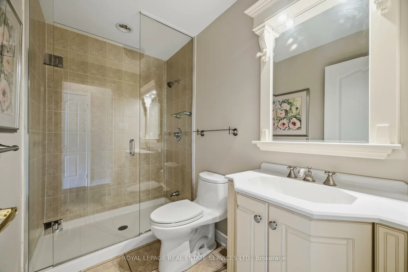 2130, Dickson, Cooksville, Mississauga