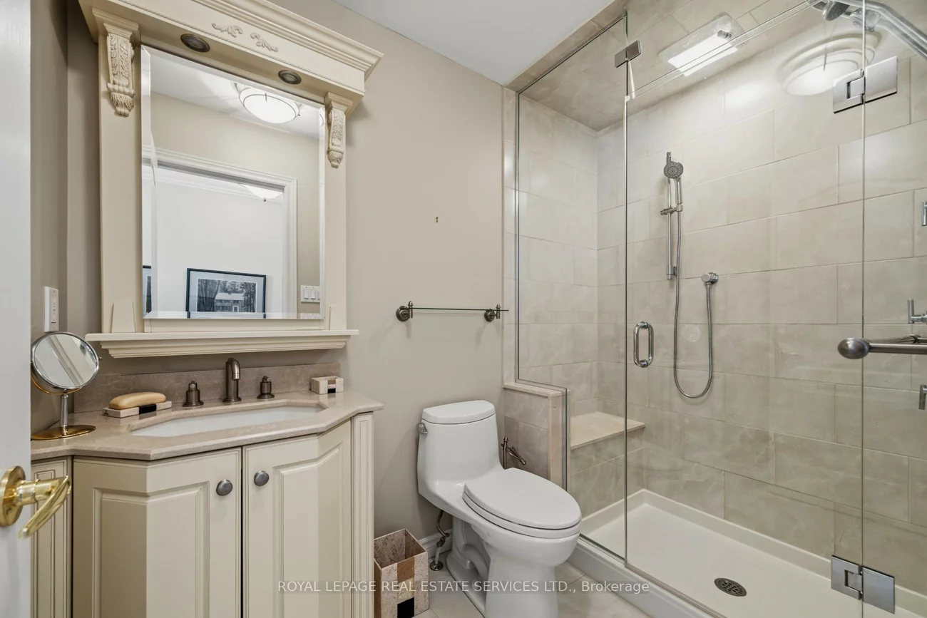 2130, Dickson, Cooksville, Mississauga