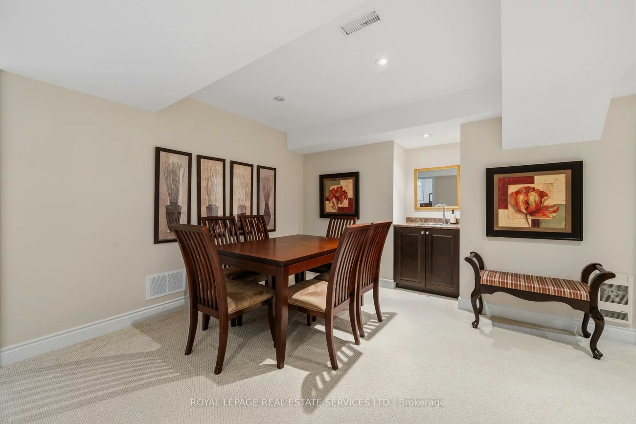 2130, Dickson, Cooksville, Mississauga