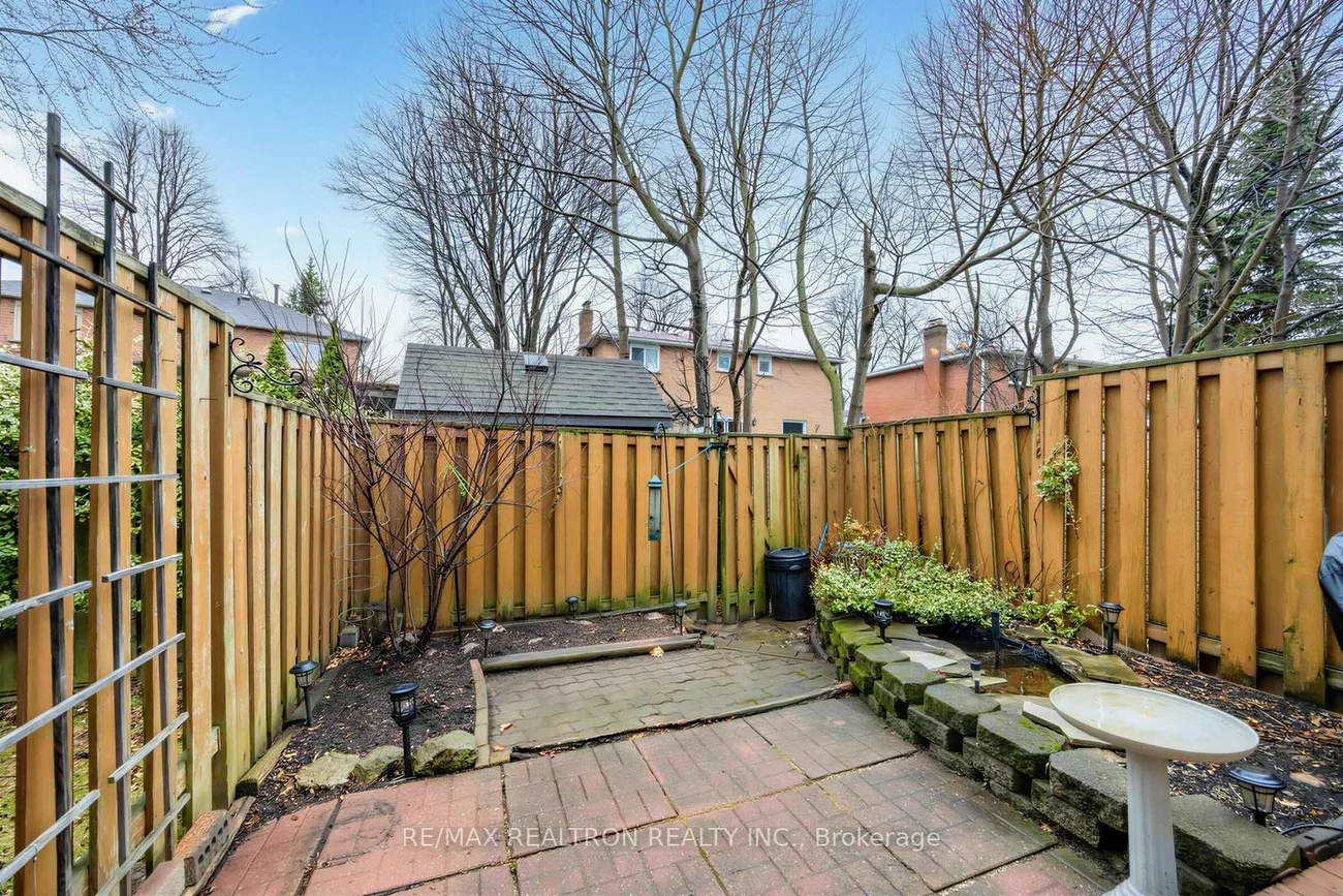 6699, Falconer, Streetsville, Mississauga