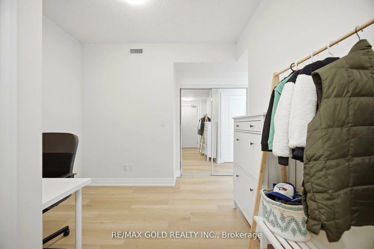 4011, Brickstone, City Centre, Mississauga