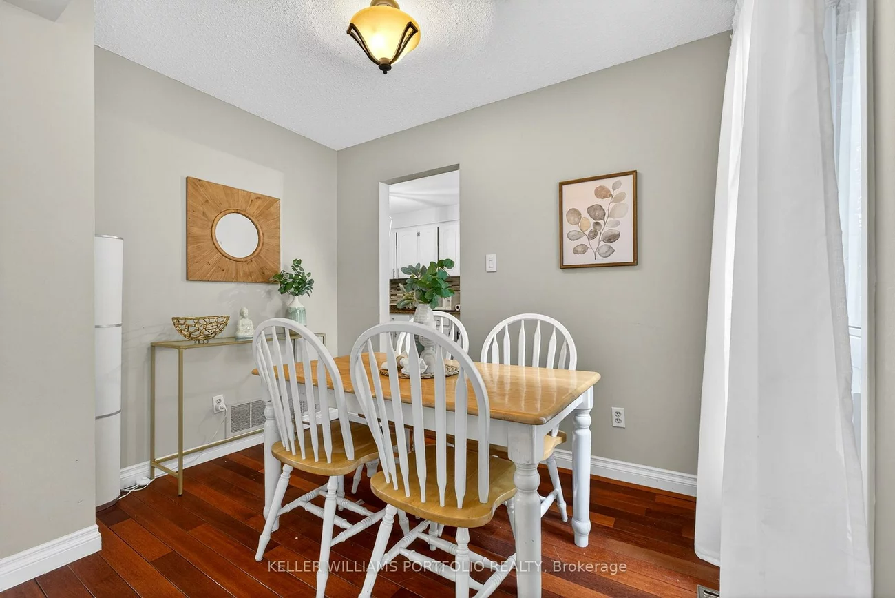 900, Dundas, Erindale, Mississauga