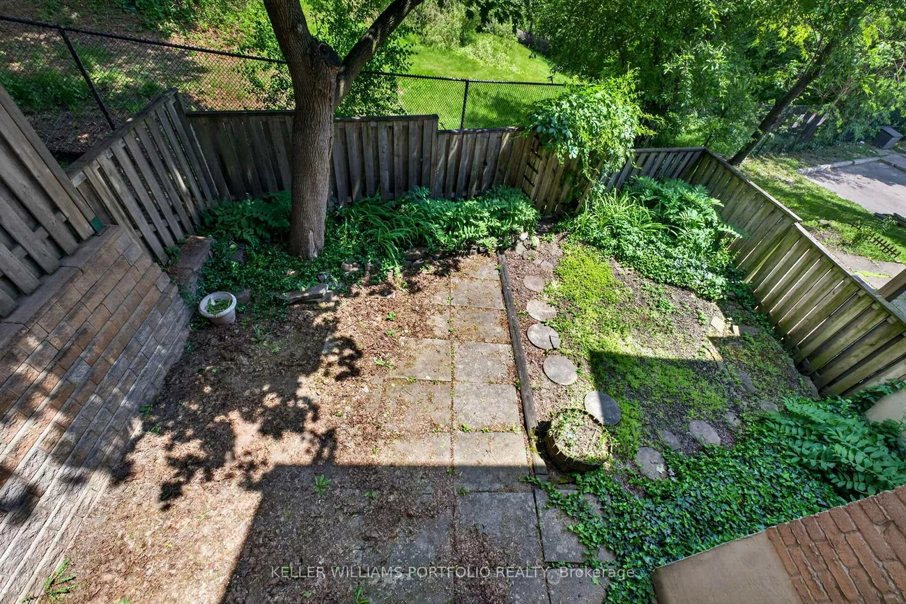 900, Dundas, Erindale, Mississauga