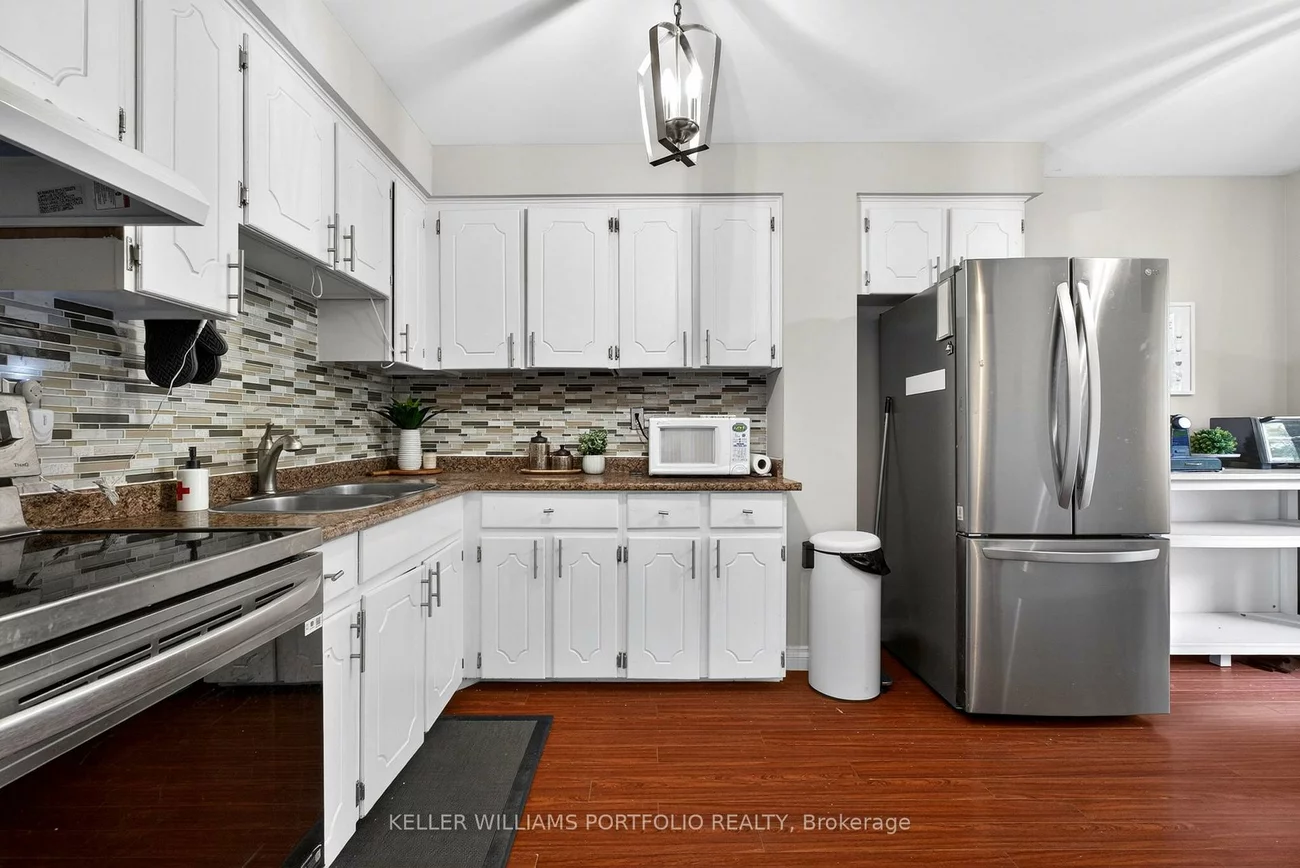900, Dundas, Erindale, Mississauga